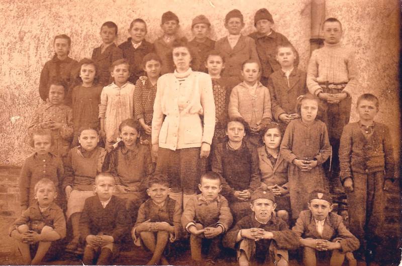 Regi-3-1947_csoportkep_1208x800